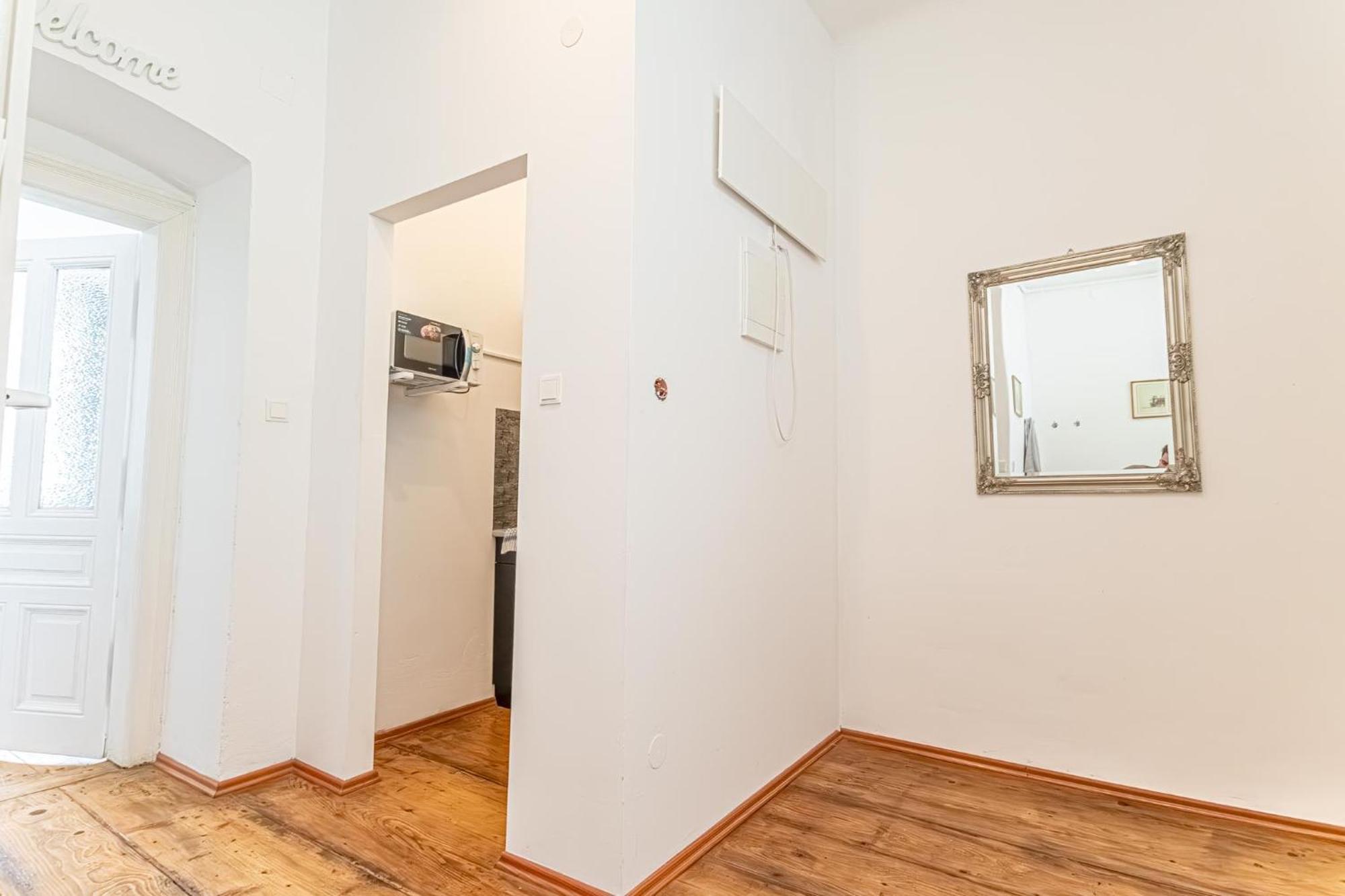 Stylish 1Br Apartment- Near Westbahnhof U3&U6 Viena Exterior foto