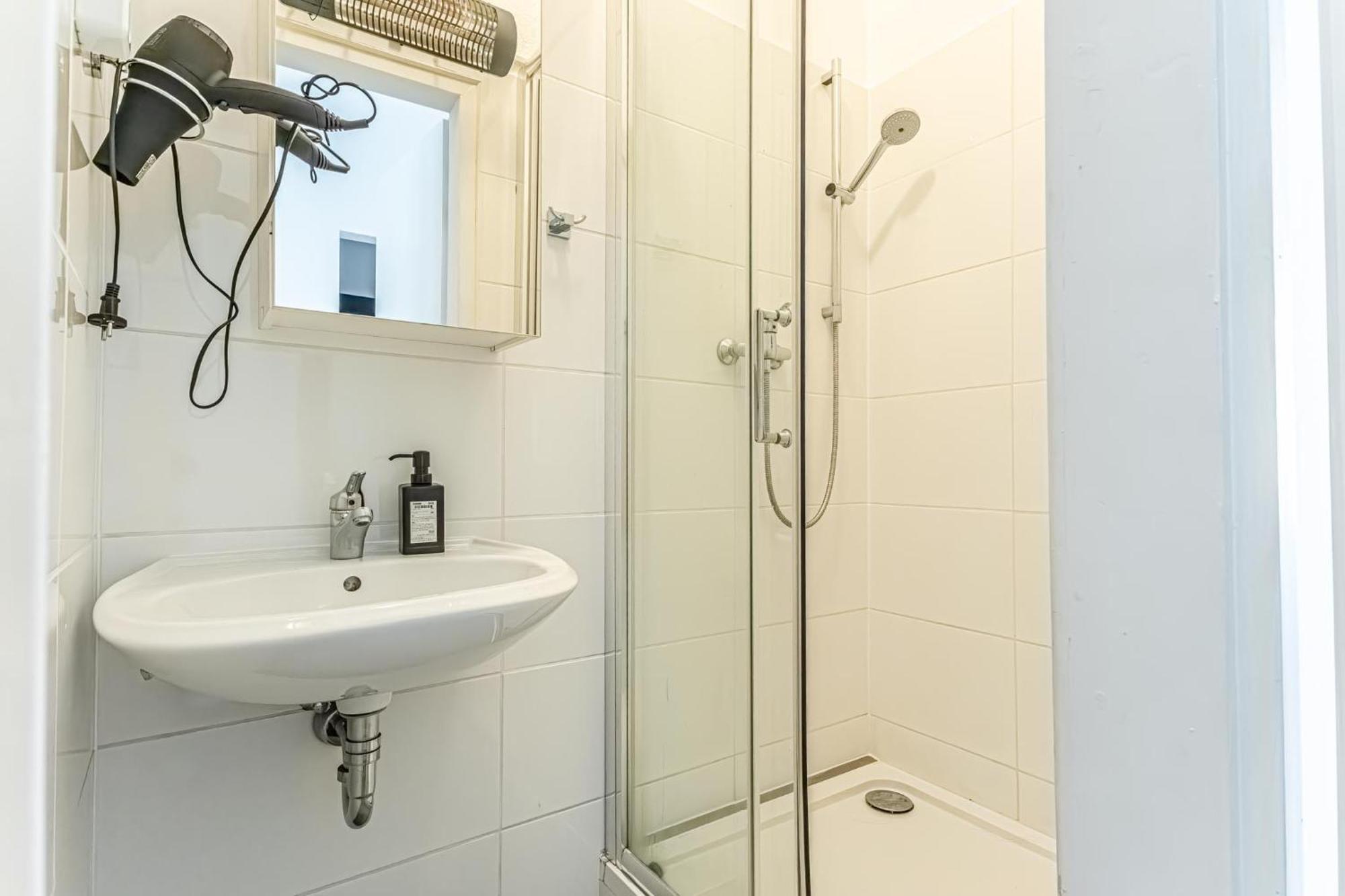 Stylish 1Br Apartment- Near Westbahnhof U3&U6 Viena Exterior foto