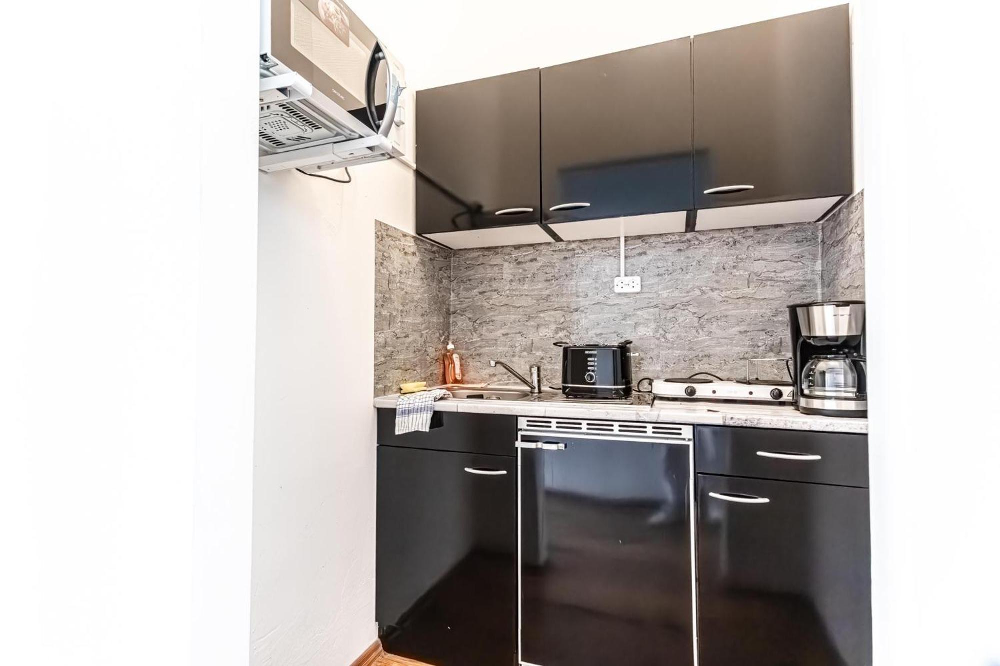 Stylish 1Br Apartment- Near Westbahnhof U3&U6 Viena Exterior foto